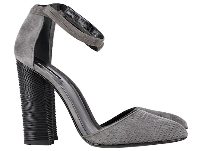 Décolleté Giorgio Armani con cinturino alla caviglia in pelle scamosciata grigia Marrone