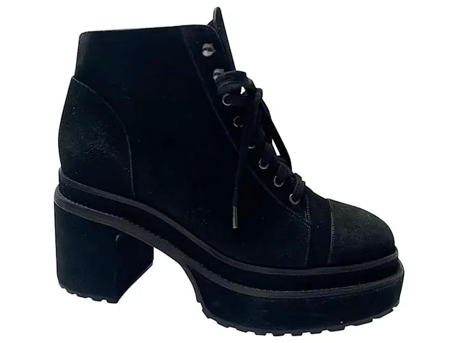 Stivaletto Cult Gaia in camoscio Nero