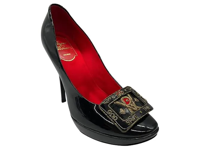 Roger Vivier Décolleté in vernice nera con fibbia God Save the Queen Nero