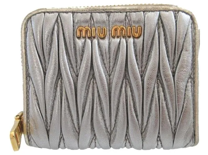 Portamonete in argento Matelassé Miu Miu