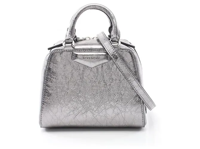 Borsa a mano Givenchy Antigona Cube Nano in pelle BB50ZUB1Q9070 Argento Metallico