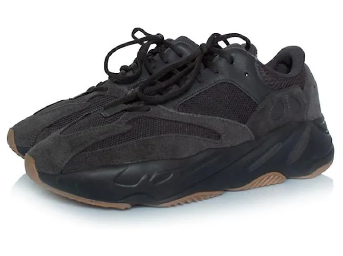 Yeezy, Boost 700 V1 Nero Utilitario