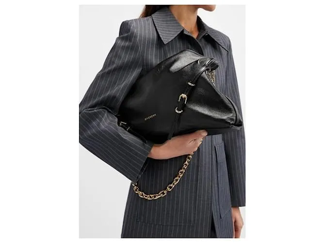 Borsa a spalla media in pelle granulata nera con catena dorata Givenchy Voyou Nero
