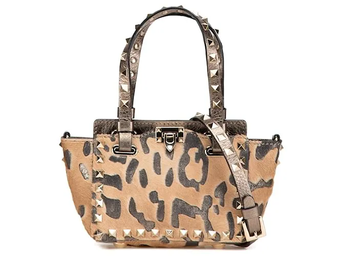 Borsa Rockstud in mini pelo di pony marrone Valentino Marrone chiaro