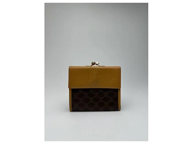 Céline Portafoglio in pelle monogramma vintage Celine Paris marrone Giallo