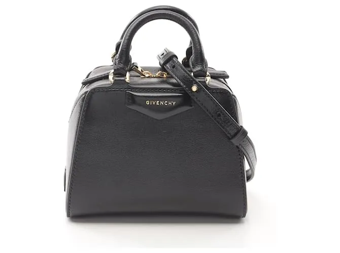 Borsa in pelle Givenchy Antigona Cube Nano Nero