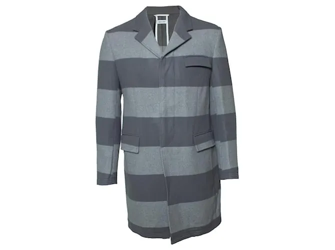 Cappotto in lana a righe grigio di Thom Browne