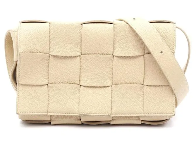 Borsa a Spalla in Pelle Intrecciato Cassette di Bottega Veneta Marrone Beige