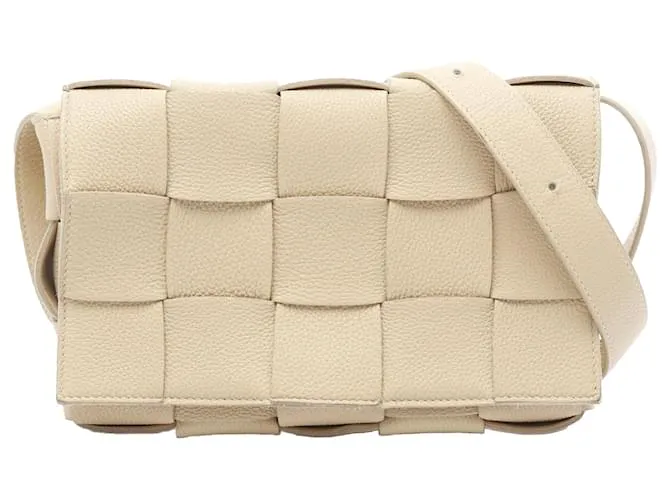 Bottega Veneta Borsa a Spalla in Pelle di Vitello Grana Marrone Intrecciato Cassette Beige