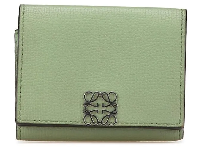 Portafoglio Trifold Anagram Loewe in pelle di vitello verde