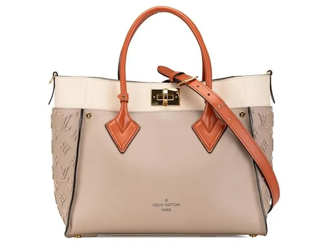 Borsa Louis Vuitton Monogram Tuftage On My Side MM Beige